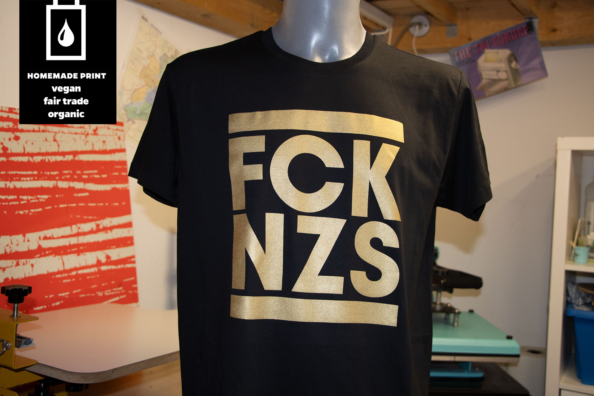 "FCKNZS" T-Shirt - Gold/Schwarz (Unisex/Organic/FairTrade/ÖkoTex) – Bild 3