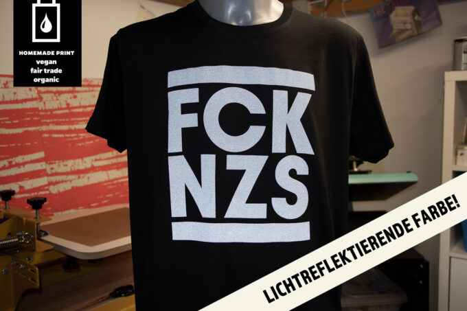 "FCKNZS" T-Shirt - Reflektionsfarbe/Schwarz (Unisex/Organic/FairTrade/ÖkoTex) – Bild 3
